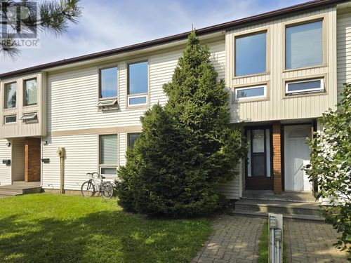 225 Varsity Pl, Thunder Bay, ON, P7B5N9 | Card Image