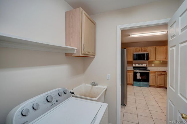 6407 Beecher Rd, Condo with 2 bedrooms, 3 bathrooms and null parking in Flint MI | Image 27