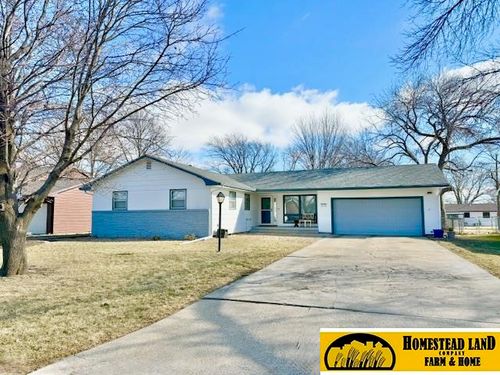 1122 Hubble St, Fairbury, NE, 68352-1702 | Card Image