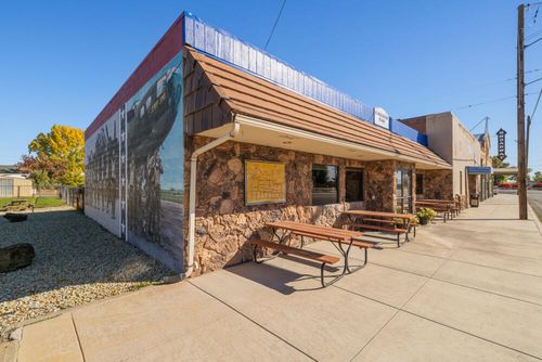 2126 Broadway St, Malin, OR, 97632-9635 | Card Image