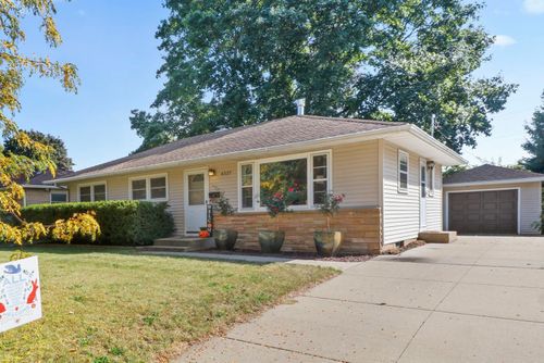 4337 Crawford Dr, Madison, WI, 53711-4806 | Card Image