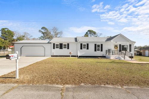 124 Pierce Ave, swainsboro, GA, 30401-4805 | Card Image