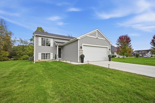 4425 Spring Meadows Ct, Burton, MI, 48519-1199 | Card Image