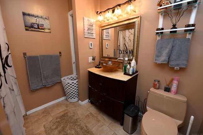 8 Candleview Dr, House other with 3 bedrooms, 3 bathrooms and 12 parking in Sherman CT | Image 18