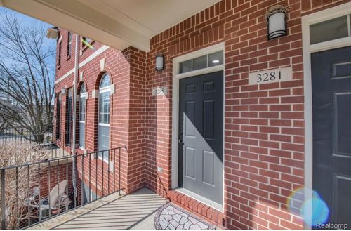 3285 Newbury Pl, Troy, MI, 48084-7044 | Card Image