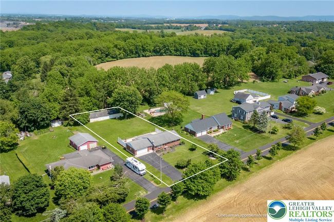 3324 Golf Course Rd, House other with 3 bedrooms, 2 bathrooms and null parking in Allentown PA | Image 60