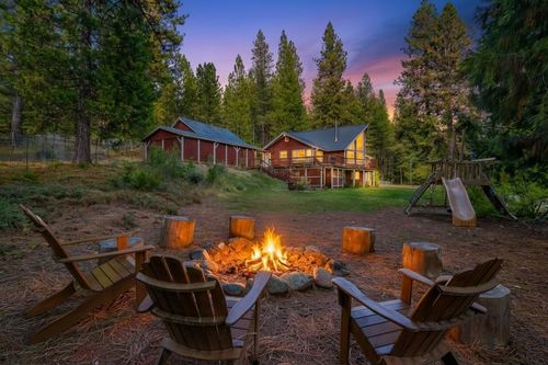 111 Alaska Peak Rd, North San Juan, CA, 95960-9619 | Card Image