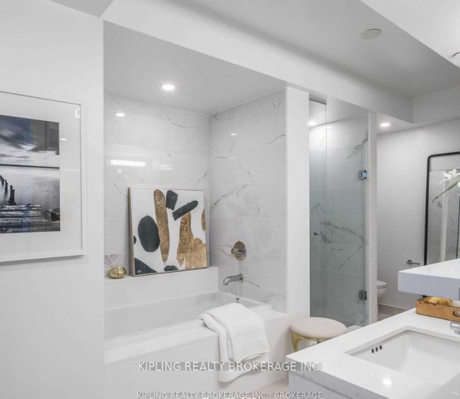 604 - 101 St Clair Ave W, Condo with 3 bedrooms, 2 bathrooms and null parking in Toronto ON | Image 12
