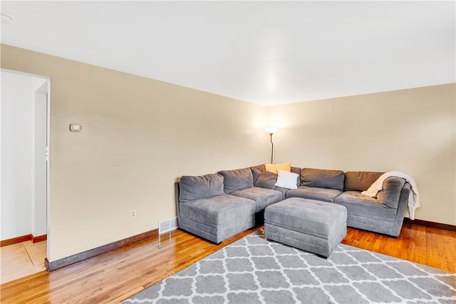 5190 Hardt Rd, House other with 3 bedrooms, 3 bathrooms and 2 parking in Gibsonia PA | Image 5
