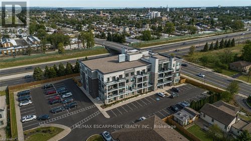 107-120 Springvalley Cres, Hamilton, ON, L9C0G2 | Card Image