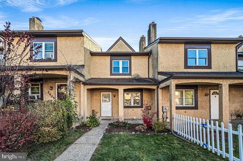 2404 Walnut Ridge Est, POTTSTOWN, PA, 19464-3069 | Card Image