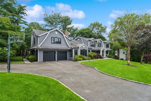 15 Flamingo Rd, Roslyn, NY, 11576-2701 | Card Image