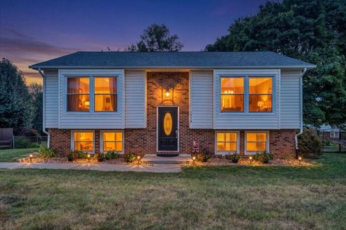1526 Poplar Ave, Salem, VA, 24153-2406 | Card Image