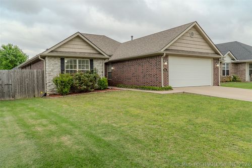 446 Katherine Ave, Bartlesville, OK, 74006-1505 | Card Image