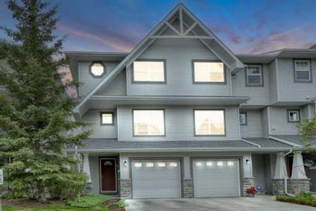 301 Inglewood Grove Se, Home with 3 bedrooms, 1 bathrooms and 2 parking in Calgary AB | Image 1