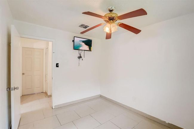 11055 Vailview Dr, House other with 3 bedrooms, 2 bathrooms and null parking in Houston TX | Image 6