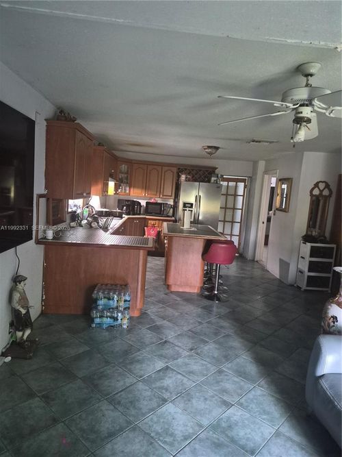 399 Nw 98th St, Miami, FL, 33150-1636 | Card Image