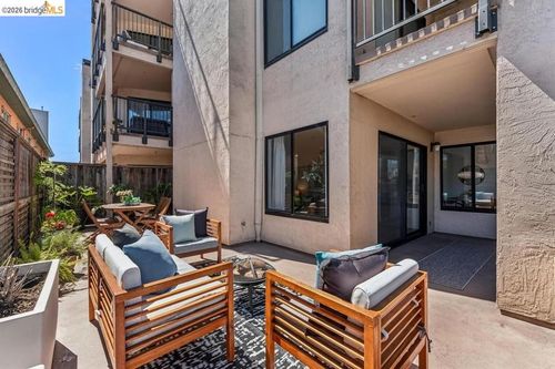 212-322 Hanover Ave, Oakland, CA, 94606-1393 | Card Image