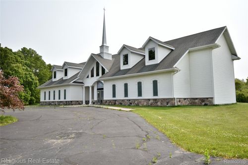 9537 S Clinton Trl, Eaton Rapids, MI, 48827-8544 | Card Image