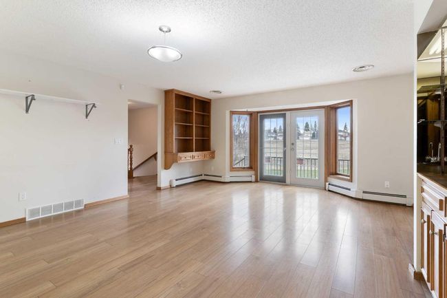 1008 Shawnee Dr Sw, House other with 3 bedrooms, 4 bathrooms and 6 parking in Calgary AB | Image 18