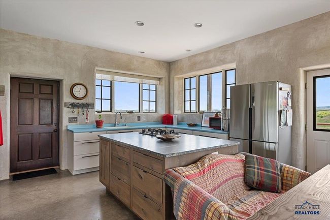 11077 Ridge Rd, House other with 1 bedrooms, 2 bathrooms and null parking in Belle Fourche SD | Image 7