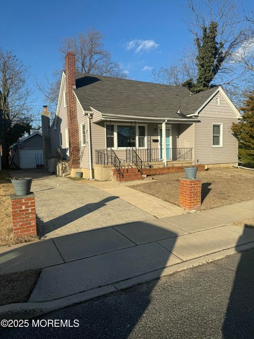 17 Wyckoff St, Deal, NJ, 07723-1323 | Card Image