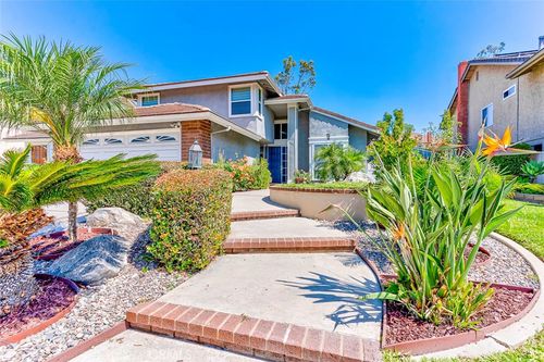 2043 Winterwood Dr, Fullerton, CA, 92833-4824 | Card Image
