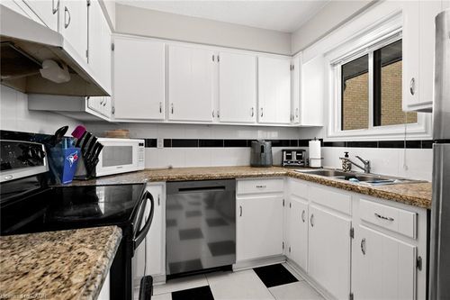 upper-58b Short St, Waterloo, ON, N2L1Y1 | Card Image