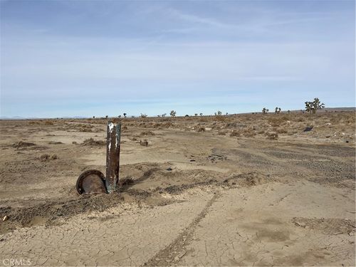 105 E Avenue H, Lancaster, CA, 93535 | Card Image