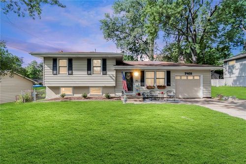 7401 Nw 75th Ter, Kansas City, MO, 64152-1784 | Card Image