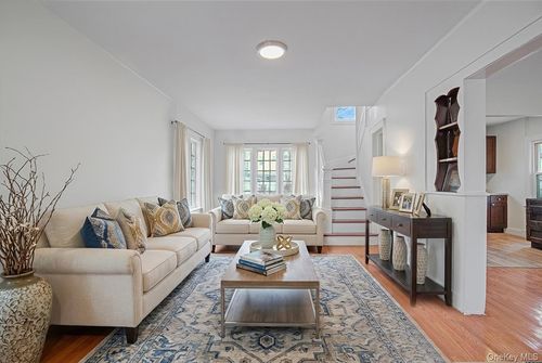 9020 205th St, Hollis, NY, 11423-2731 | Card Image