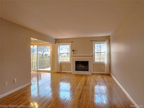 1760 Brentwood Dr, Troy, MI, 48098-2625 | Card Image