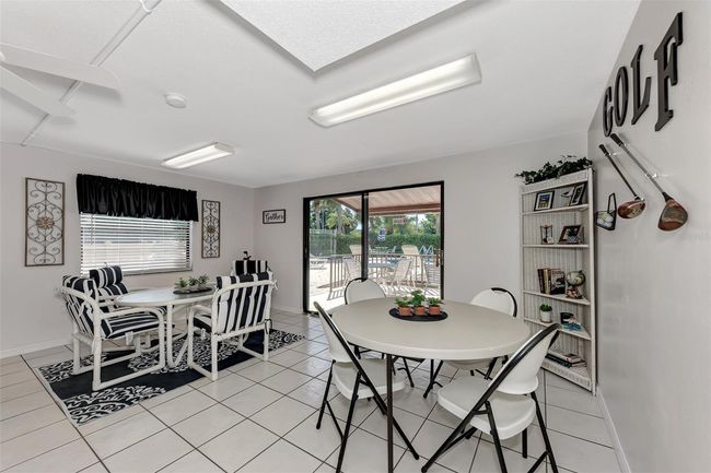 APT-5 - 927 Capri Isles Blvd, Condo with 2 bedrooms, 2 bathrooms and null parking in VENICE FL | Image 36