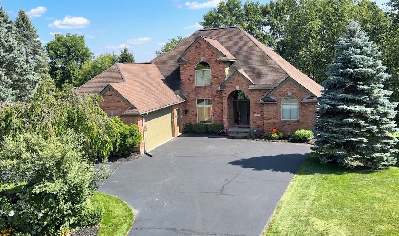 Berry Pointe Dr, Clarkston, MI 48348