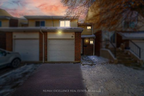 16 Lincoln Crt, Brampton, ON, L6T3Z2 | Card Image