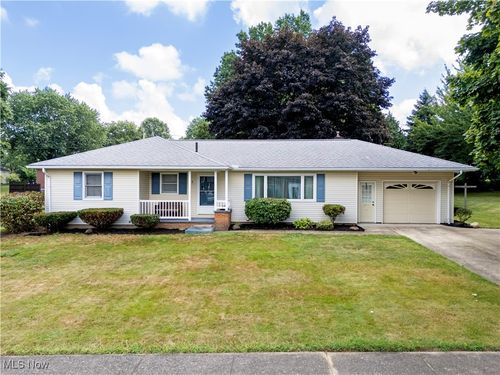 548 Center St, Orrville, OH, 44667-2404 | Card Image