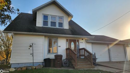 403 Maple St, Garwin, IA, 50632-9723 | Card Image