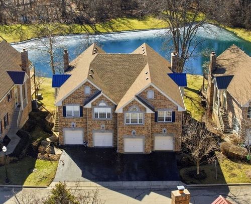 1304 Christine Ct, Vernon Hills, IL, 60061-3606 | Card Image