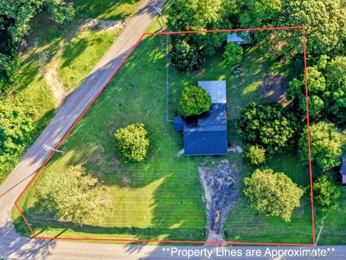 323 Little Rd, Tallassee, AL, 36078-6551 | Card Image