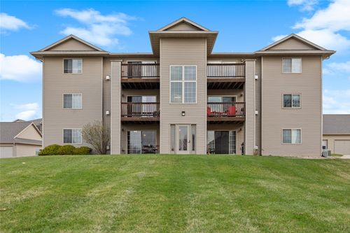 apt-4-3130 Wilson Ave Sw, Cedar Rapids, IA, 52404-7828 | Card Image
