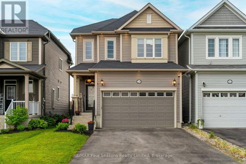 29 Wagner Crescent, Essa (Angus), ON, L0M1B5 | Card Image