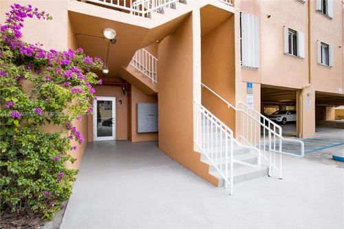 206-717 Sw 11th Ave, Miami, FL, 33130-3191 | Card Image