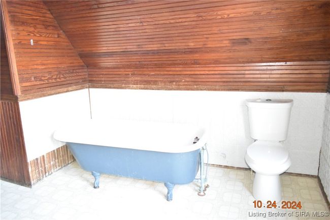 326 N Sycamore St, Home with 4 bedrooms, 2 bathrooms and null parking in Campbellsburg IN | Image 34