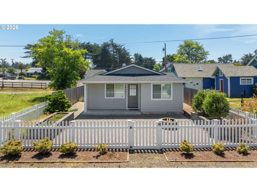 860 1st St Se, Bandon, OR, 97411-9722 | Card Image