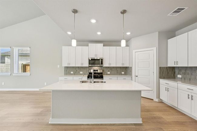 1472 Waggoner Ranch Trl, House other with 5 bedrooms, 4 bathrooms and 2 parking in Conroe TX | Image 5