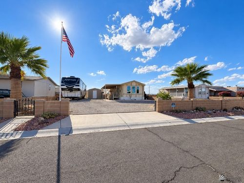 10462 S Spring Ave, Yuma, AZ, 85365-6143 | Card Image