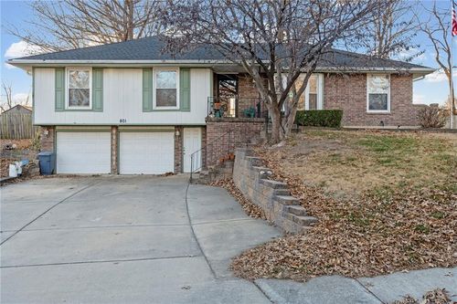 801 Ne 73rd Pl, Gladstone, MO, 64118-2114 | Card Image