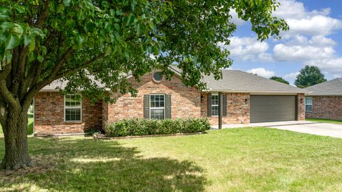 403 E 10th St, Grove, OK, 74344-2960 | Card Image