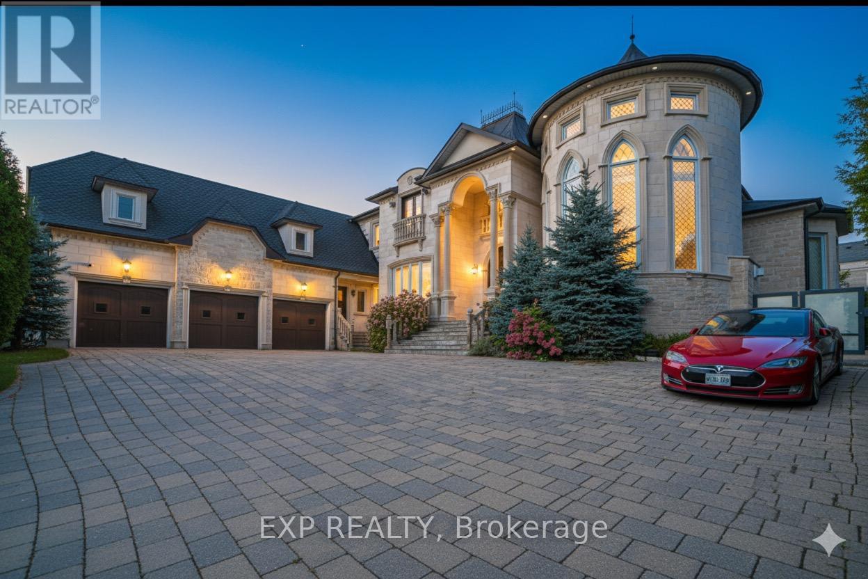 Residential in Vaughan (Islington Woods) 4