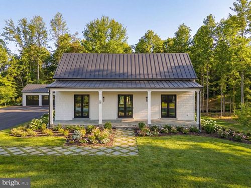 4 Foxtrot Knoll Ln, MIDDLEBURG, VA, 20117 | Card Image